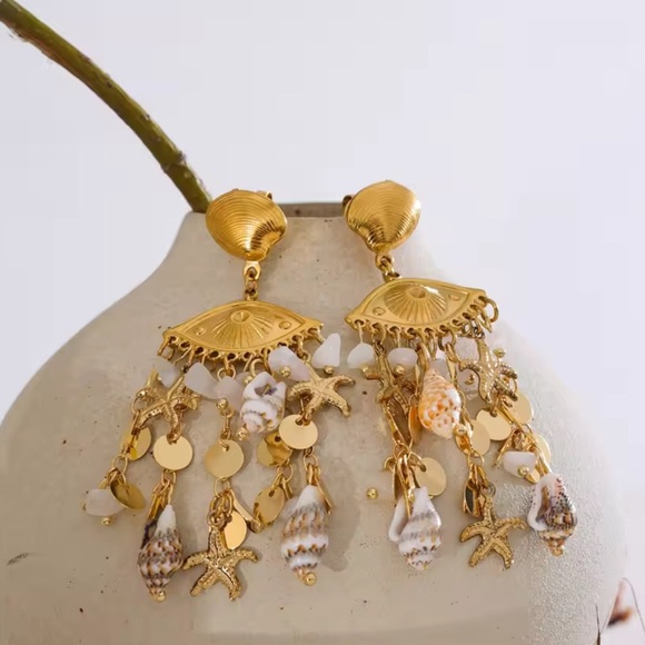 Gold Shell & Pearl Dangle Earrings – Baroque Ocean-Inspired Statement Jewelry - Picture 6 of 11